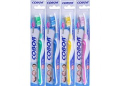 Зубна щітка на лист. 